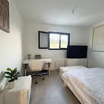 Belle Dans Neuve Avec Piscine Pansiyon