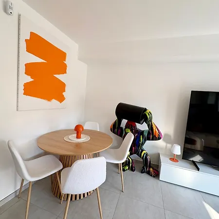 Belle Dans Neuve Avec Piscine Pansiyon